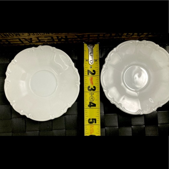 All White Hutschenreuther Saucer Plate Sylvia No Trim Scalloped Made In Germany - Picture 6 of 7